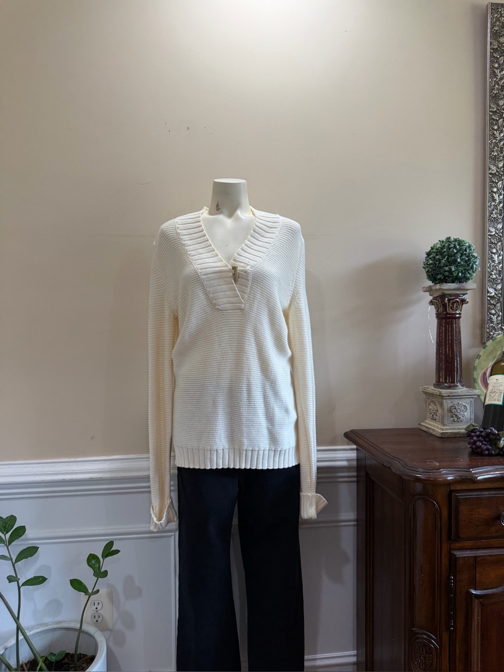 Lauren Ralph Lauren Cream V-Neck Ribbed Sweater